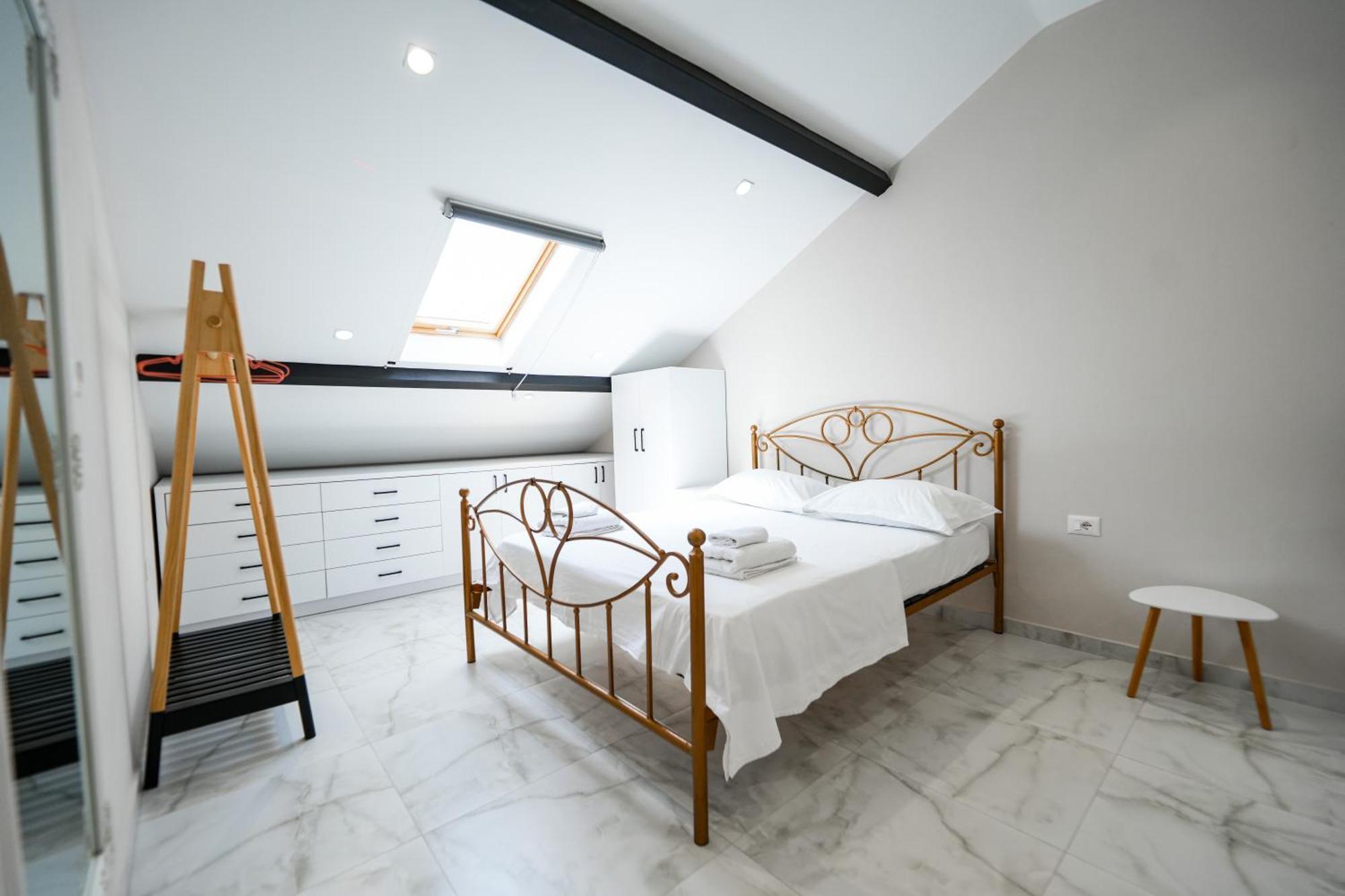City Center Hideout - Studio Apartment تيرانا المظهر الخارجي الصورة