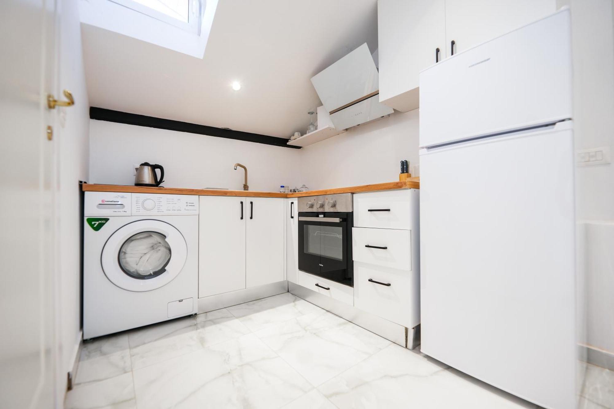 City Center Hideout - Studio Apartment تيرانا المظهر الخارجي الصورة