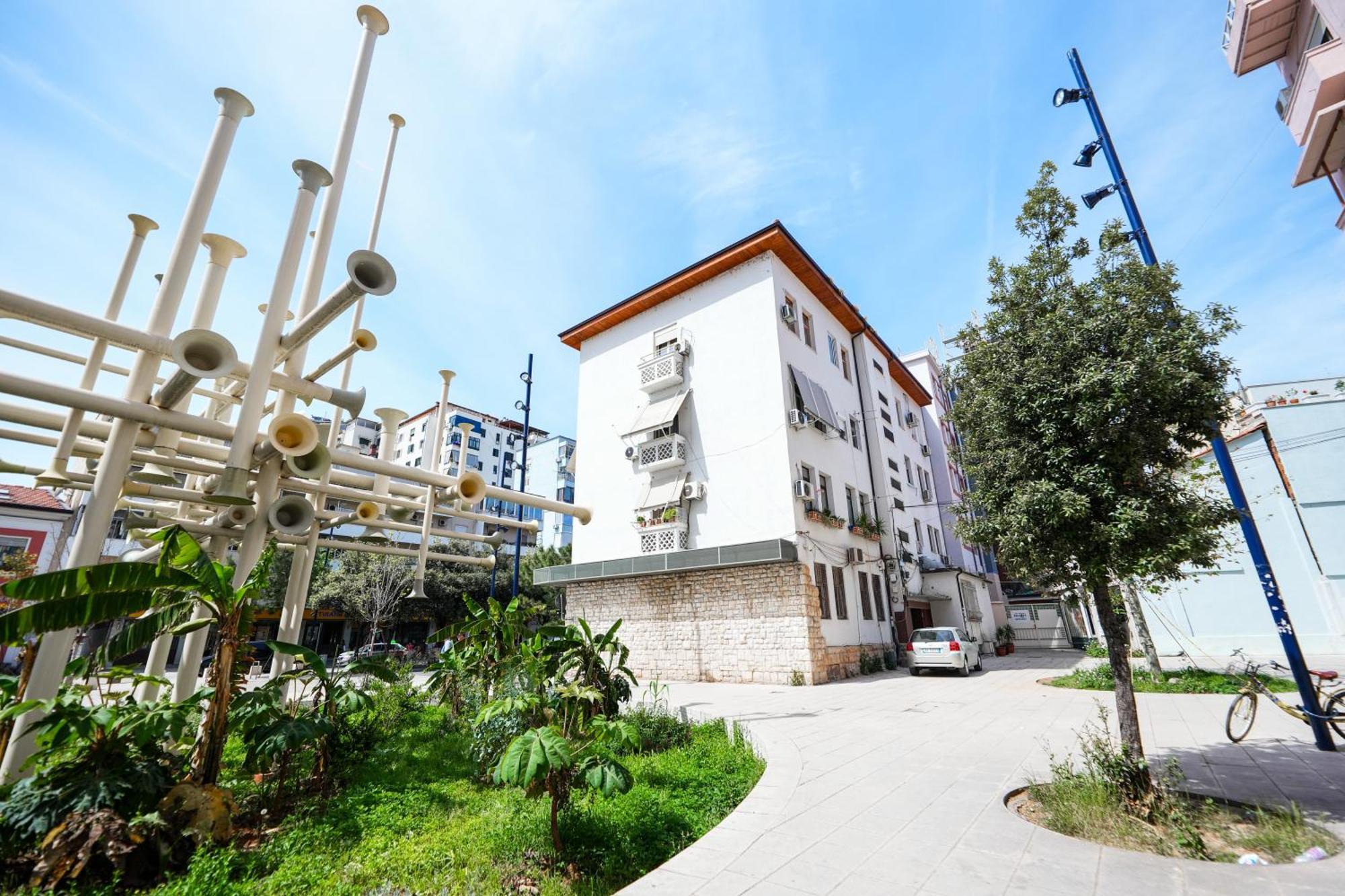 City Center Hideout - Studio Apartment تيرانا المظهر الخارجي الصورة